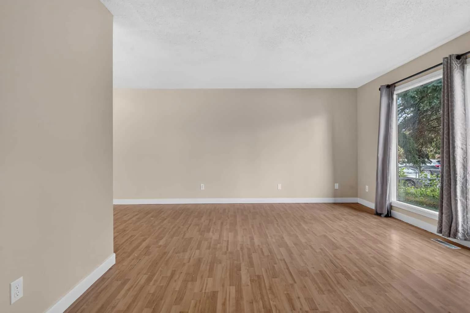 Semi Detached (Half Duplex)