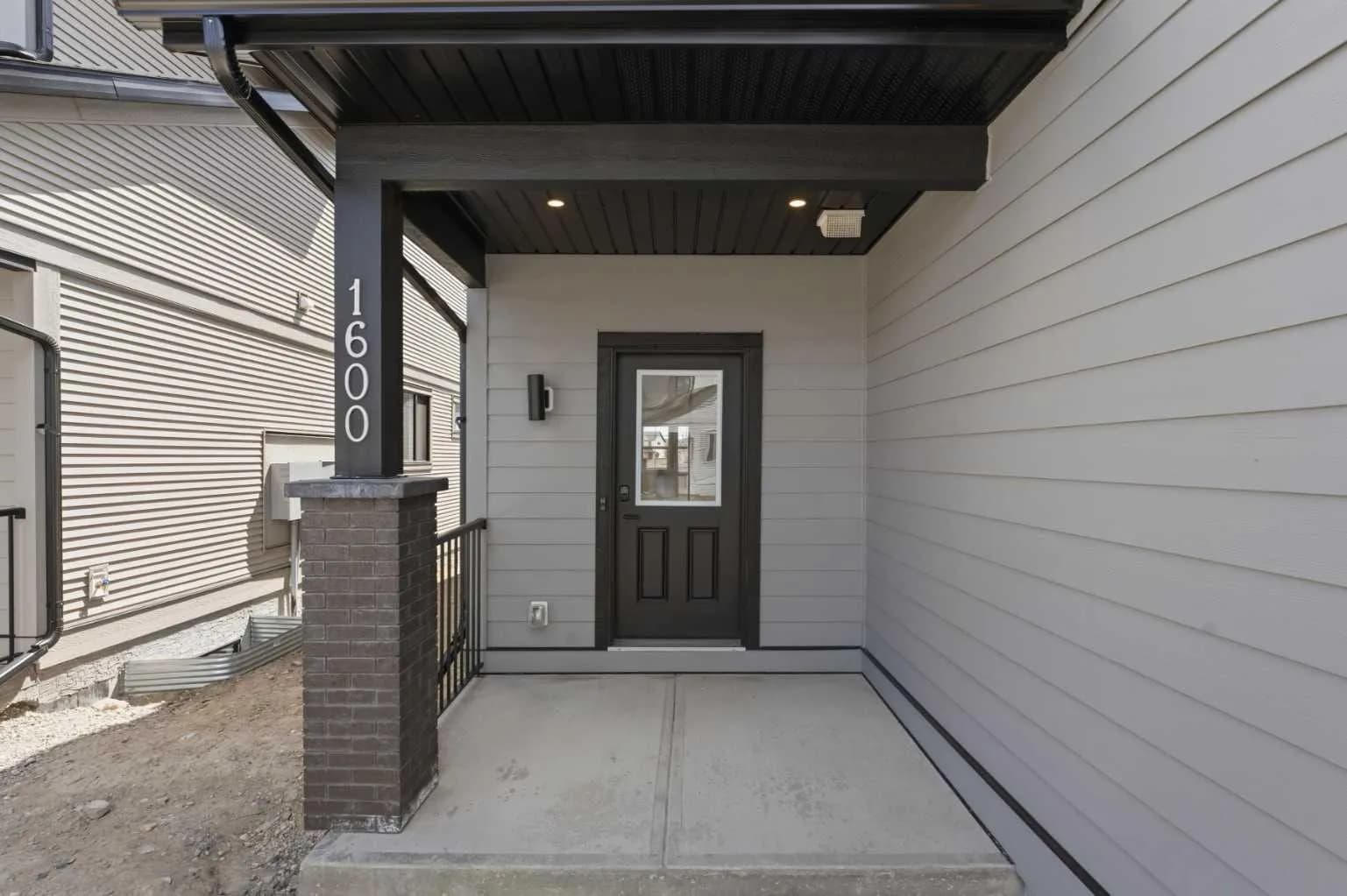 Semi Detached (Half Duplex)