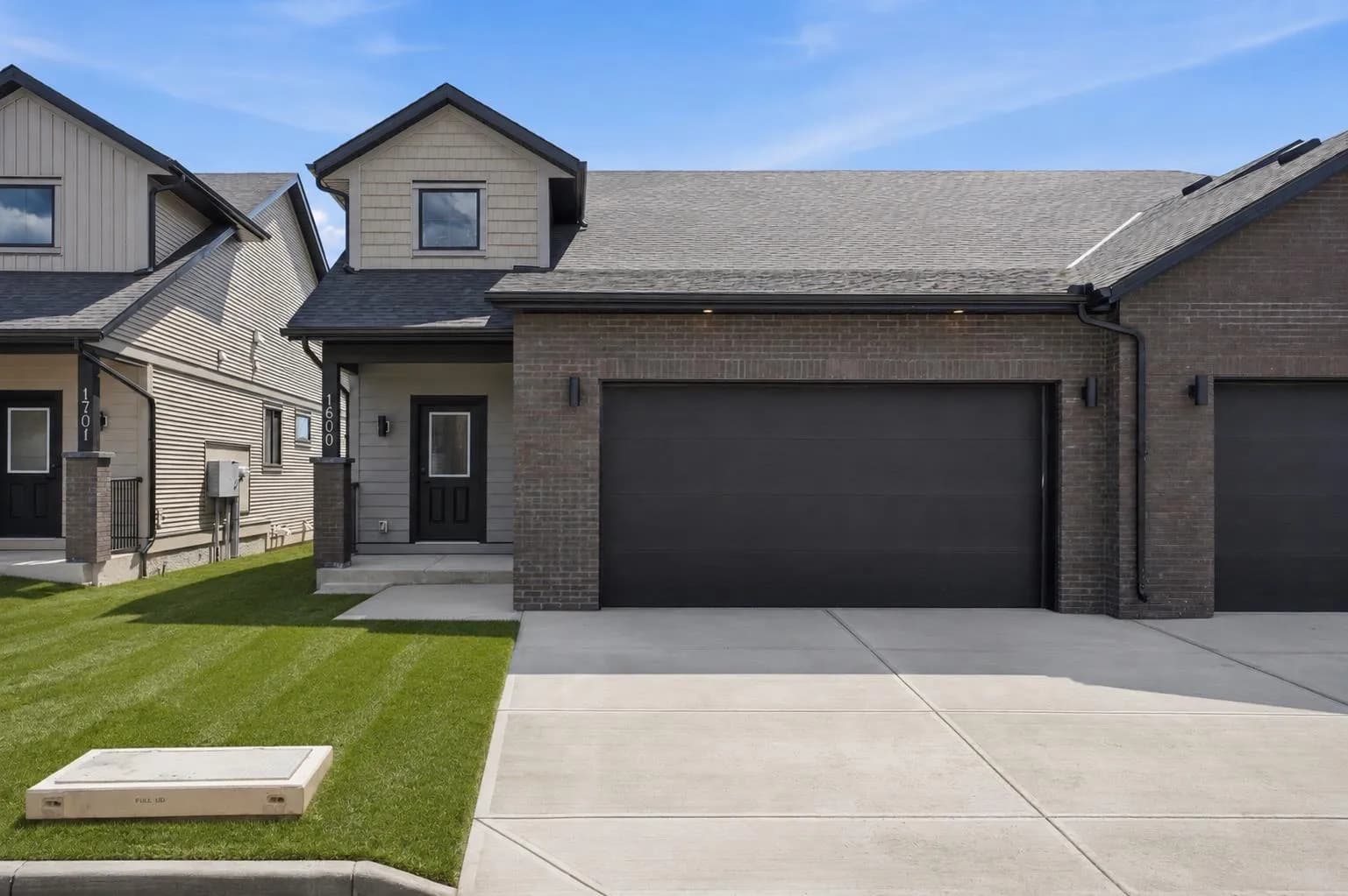 Semi Detached (Half Duplex)