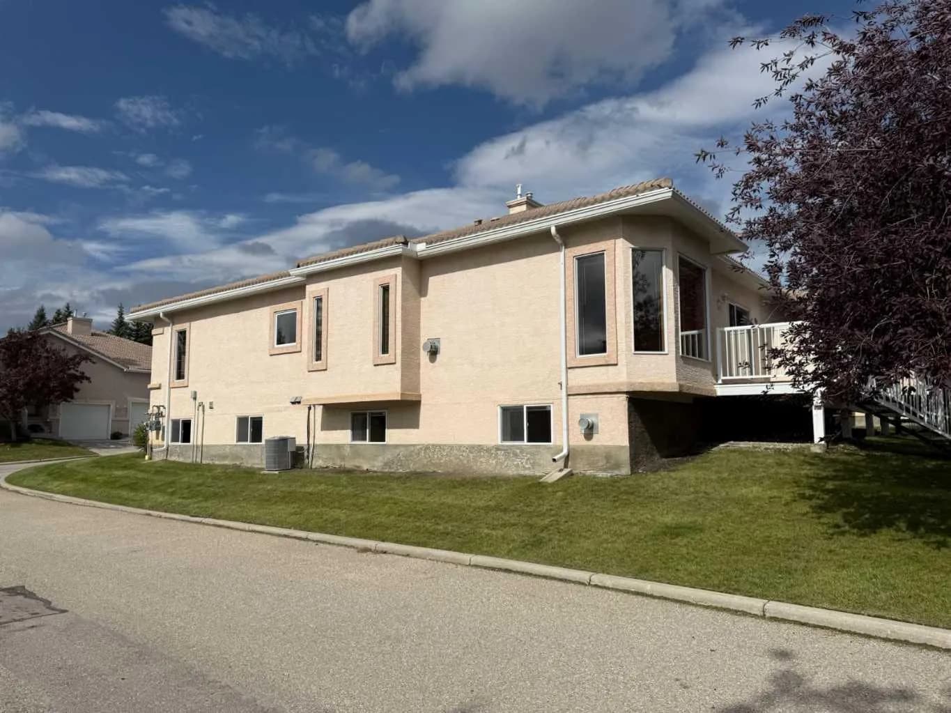 Semi Detached (Half Duplex)