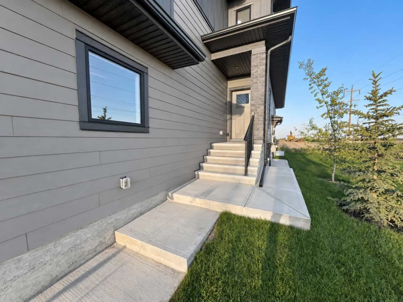 Semi Detached (Half Duplex)