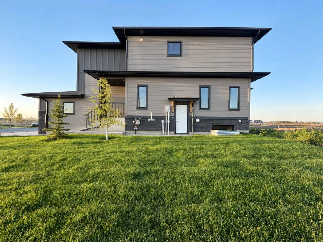 Semi Detached (Half Duplex)