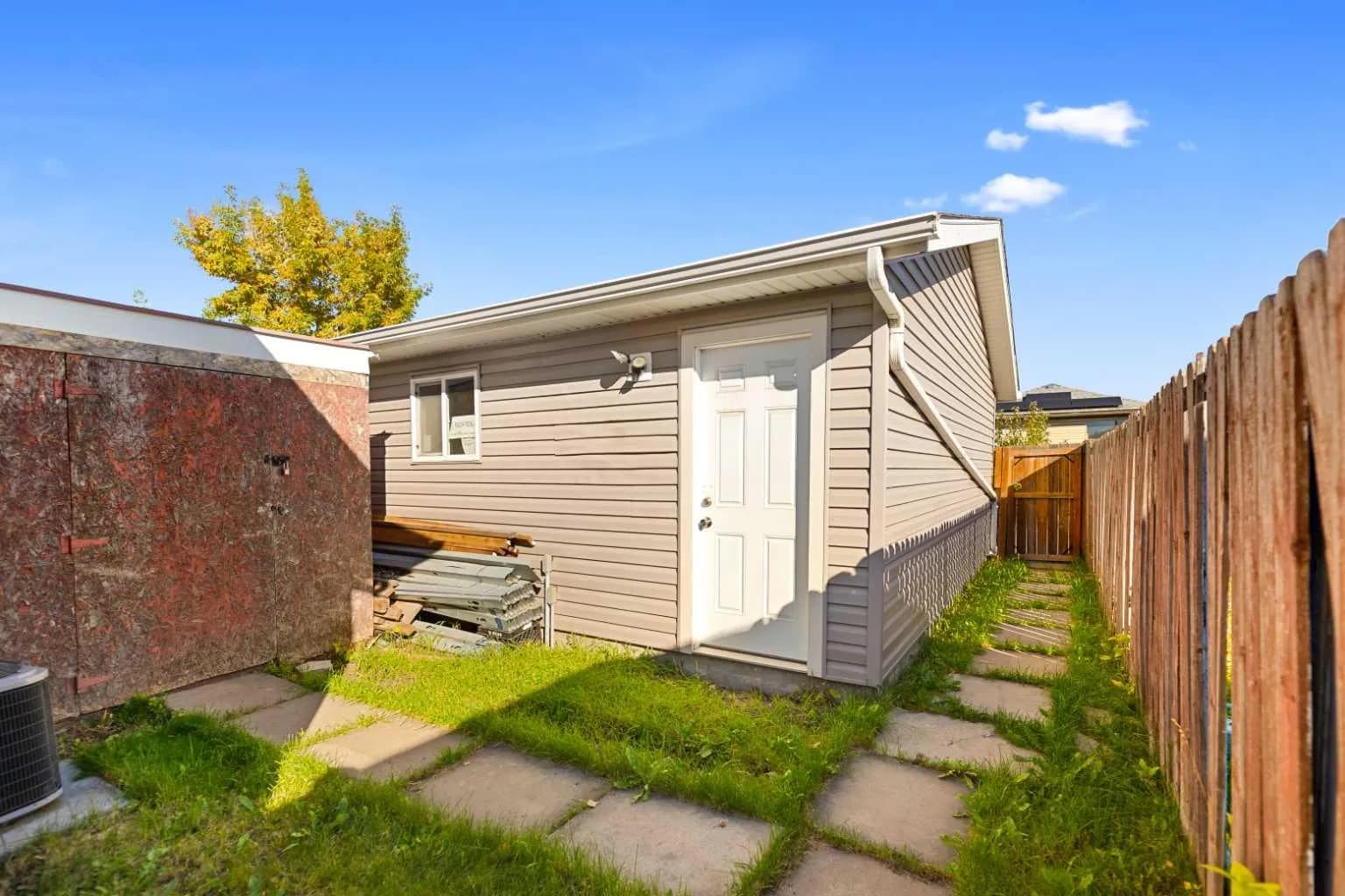 Semi Detached (Half Duplex)