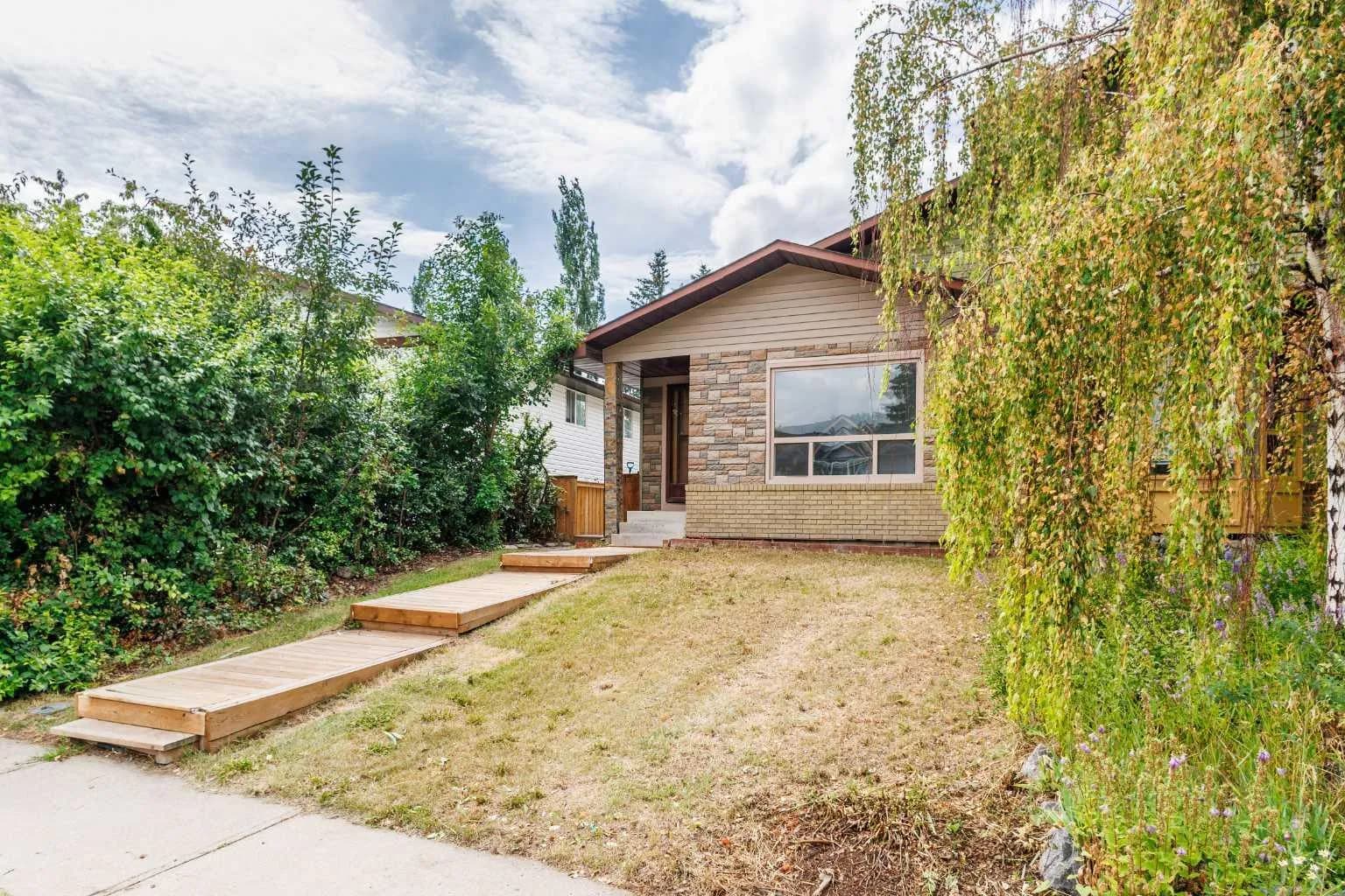 Semi Detached (Half Duplex)