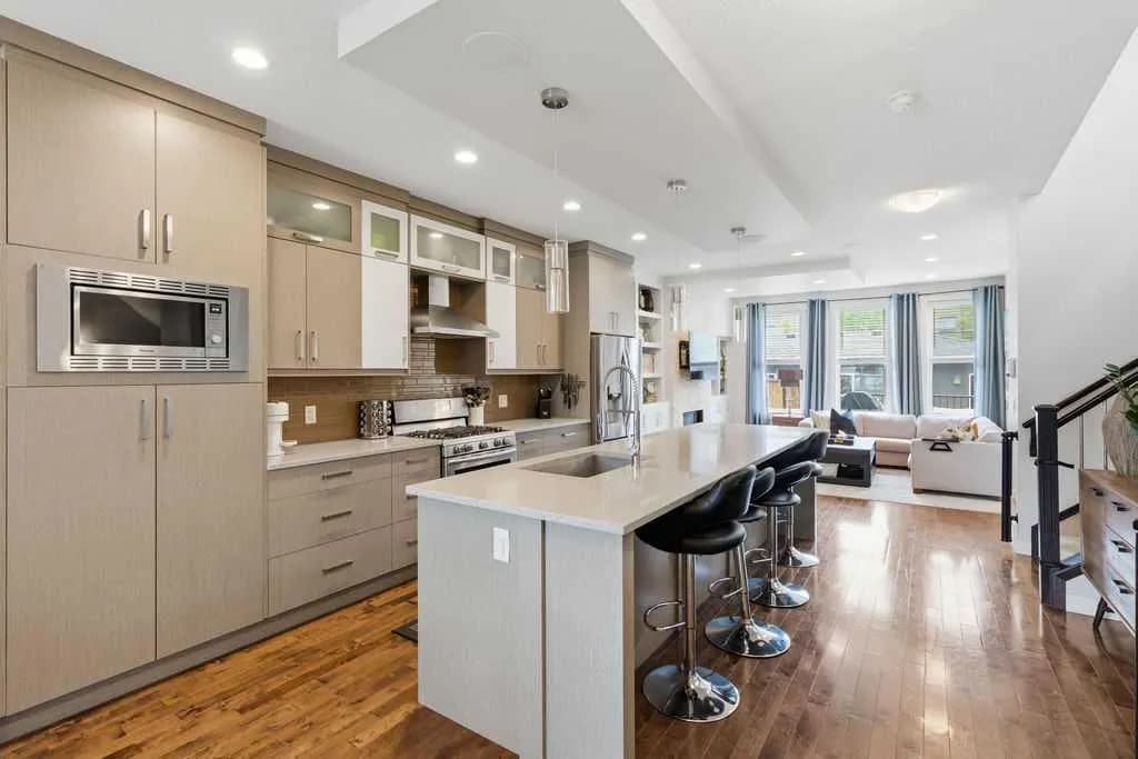 Semi Detached (Half Duplex)