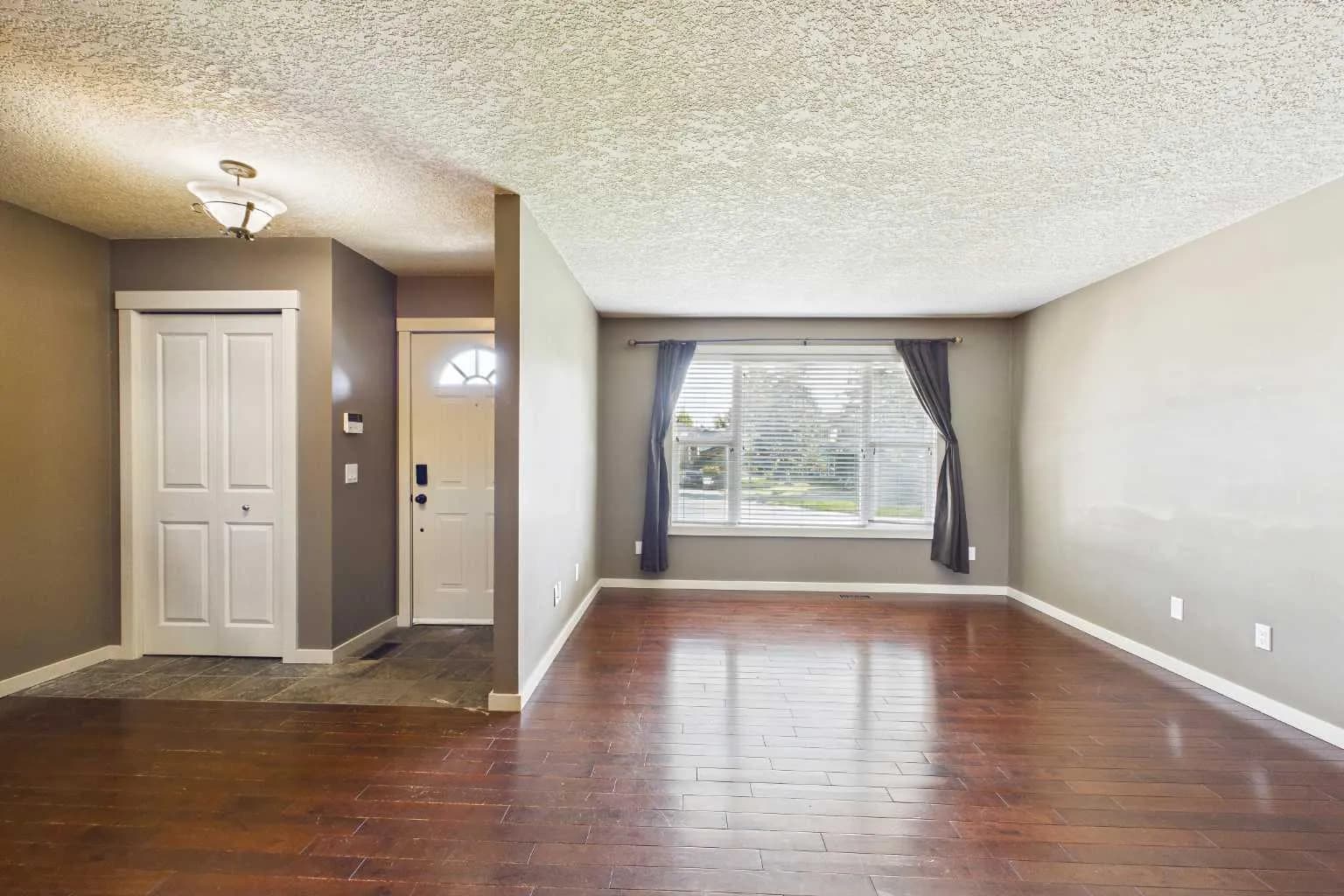 Semi Detached (Half Duplex)