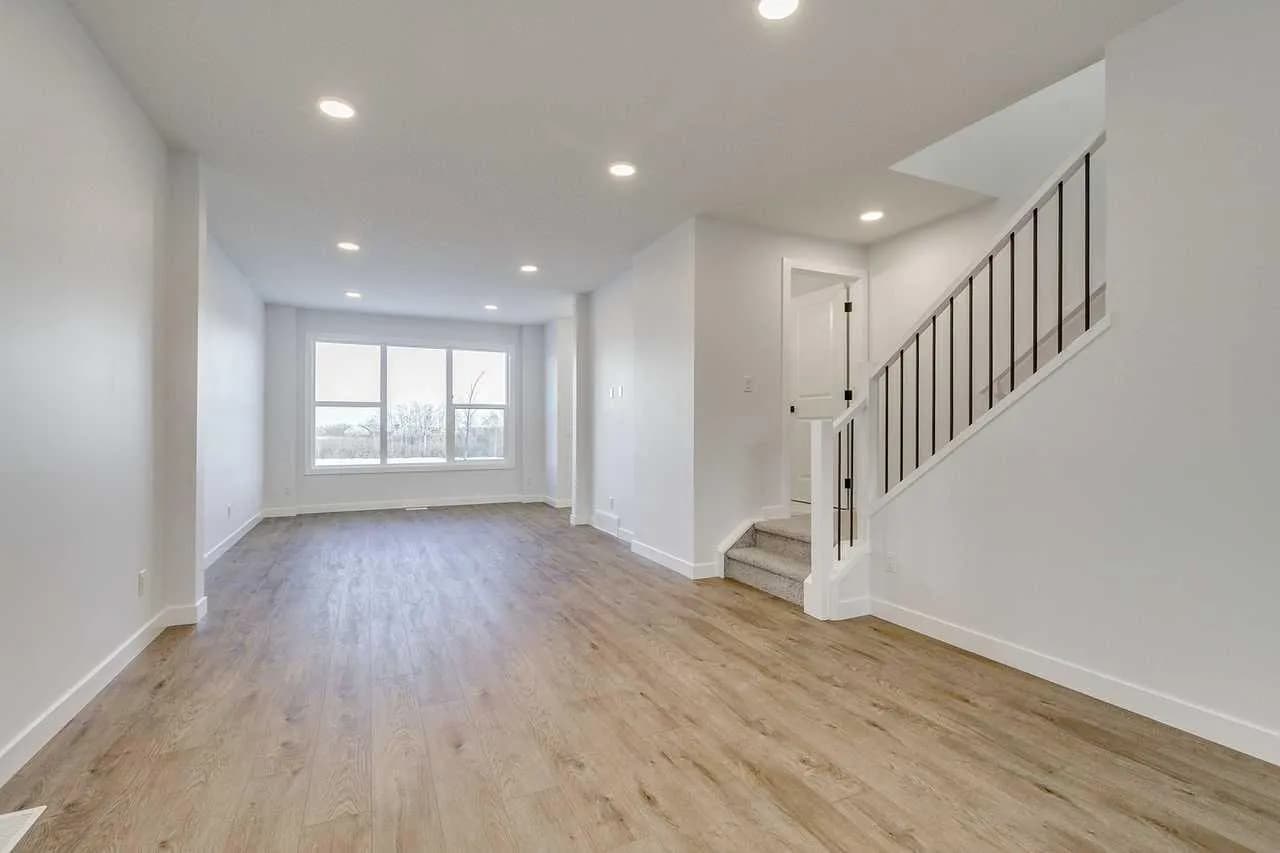Semi Detached (Half Duplex)