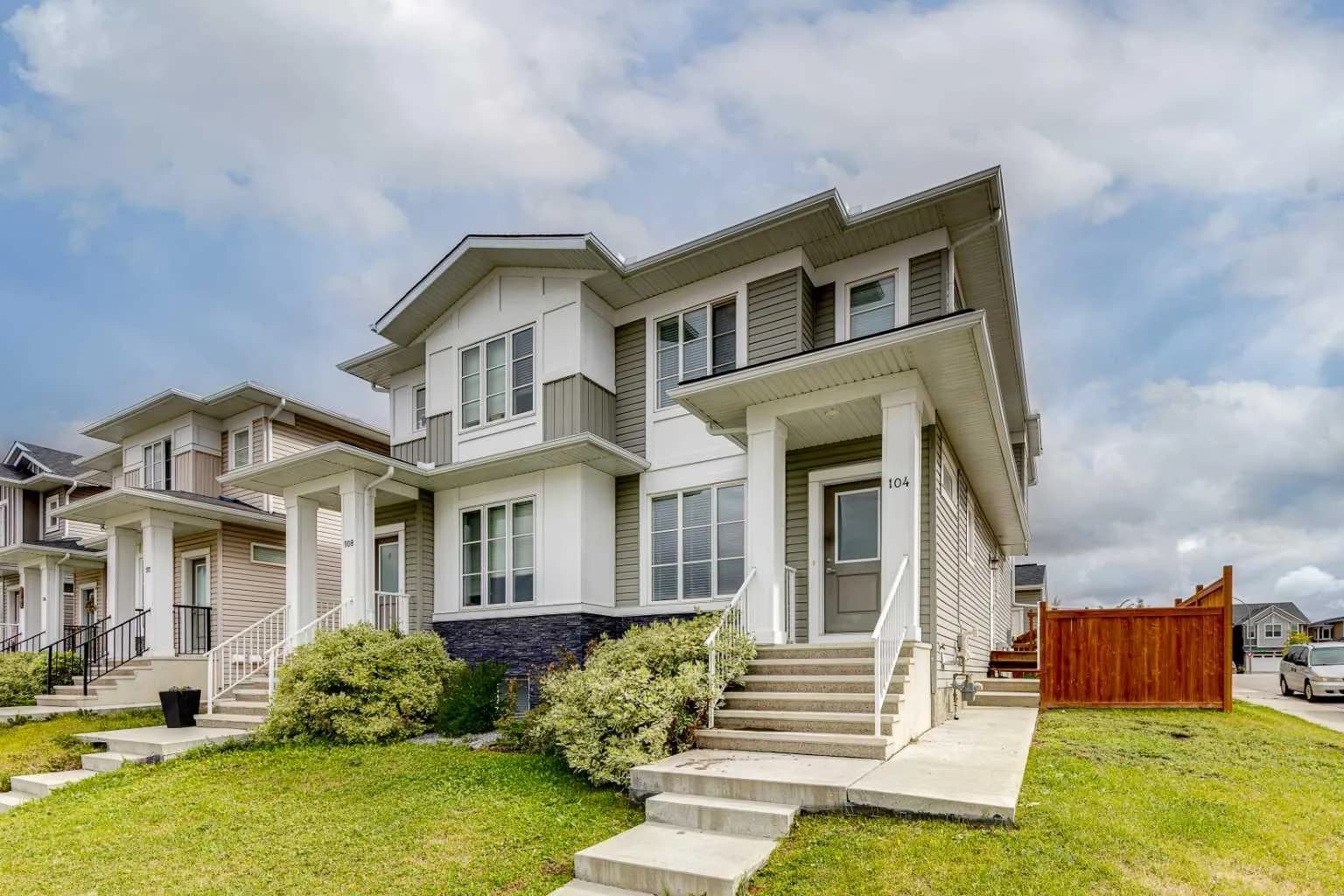 Semi Detached (Half Duplex)