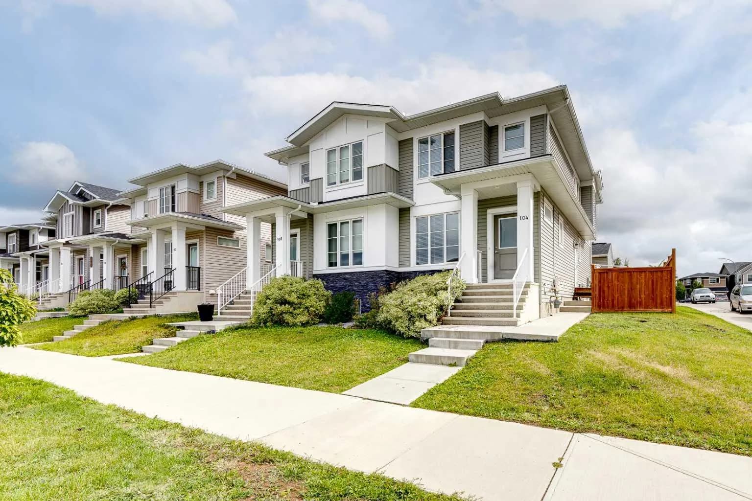 Semi Detached (Half Duplex)