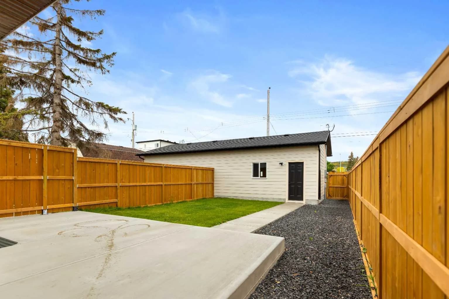 Semi Detached (Half Duplex)