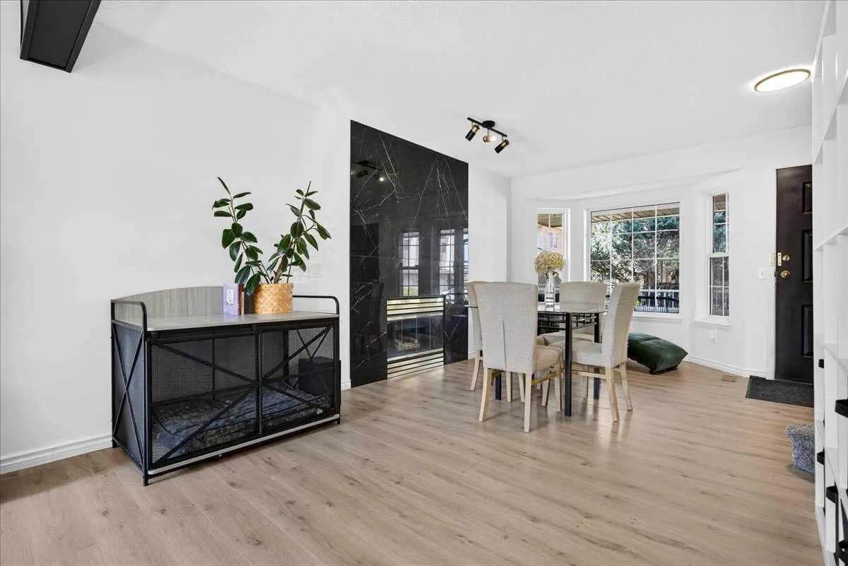 Semi Detached (Half Duplex)