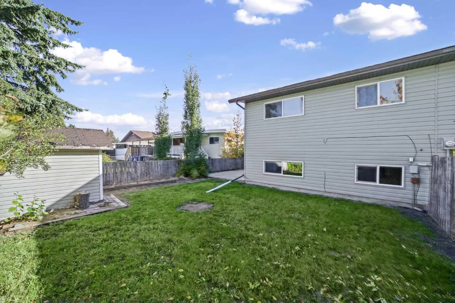 Semi Detached (Half Duplex)