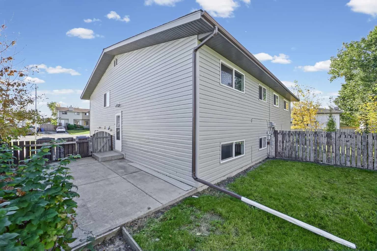 Semi Detached (Half Duplex)