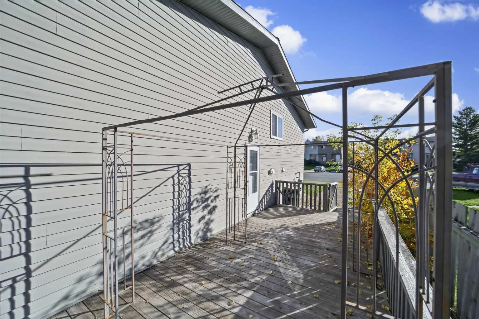 Semi Detached (Half Duplex)