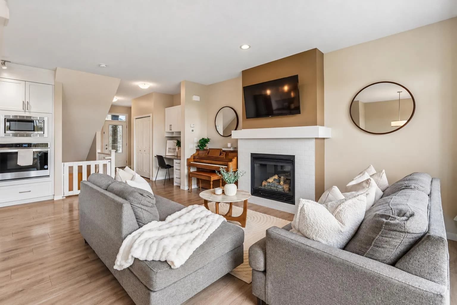 Semi Detached (Half Duplex)