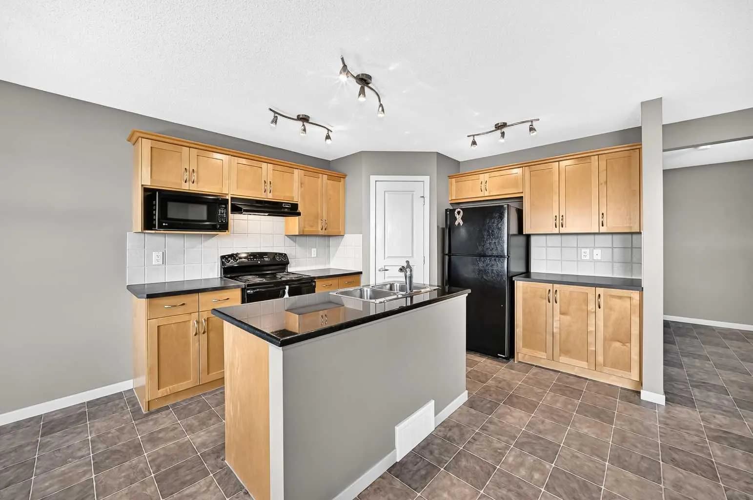 Semi Detached (Half Duplex)