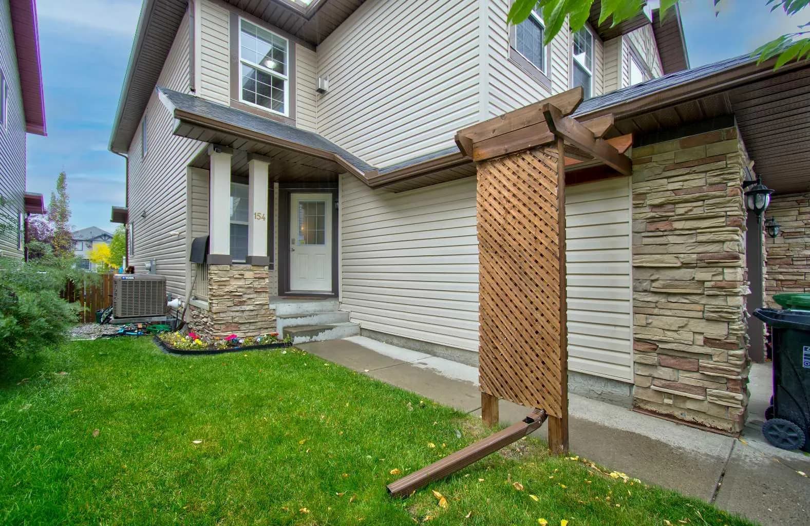 Semi Detached (Half Duplex)
