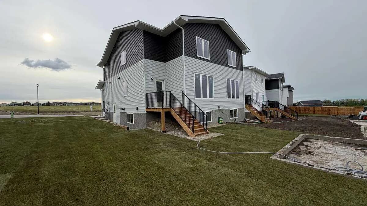Semi Detached (Half Duplex)