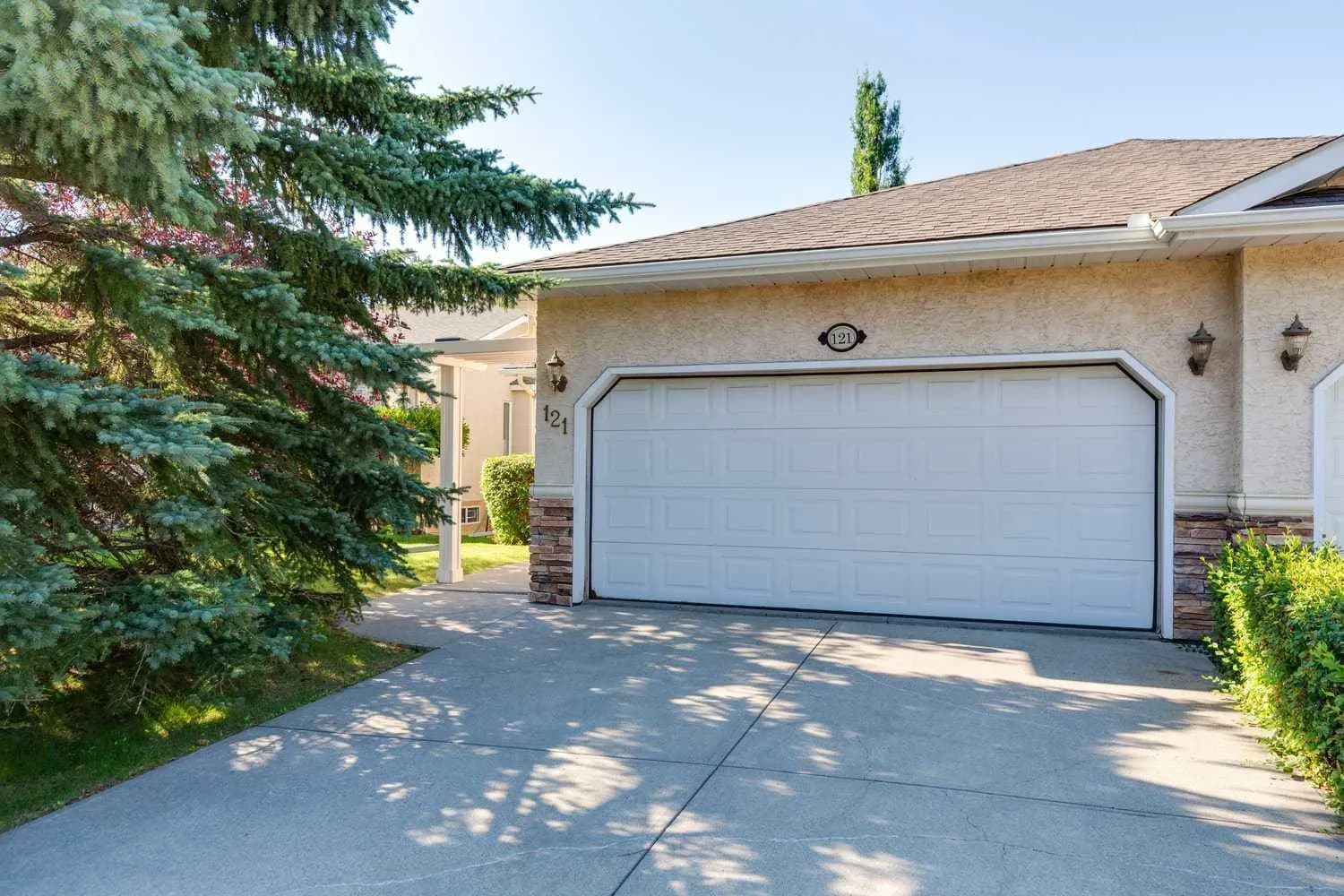 Semi Detached (Half Duplex)