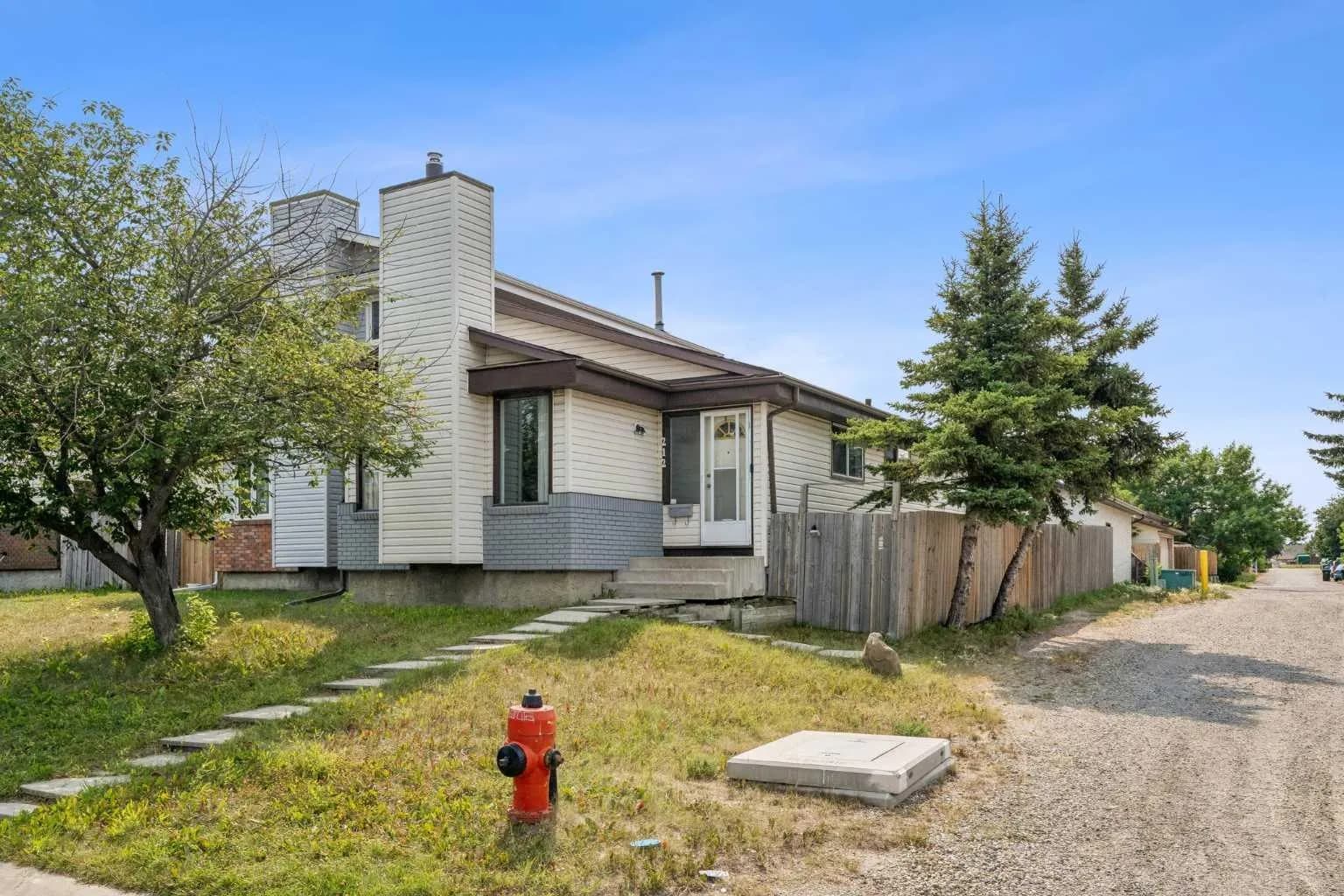 Semi Detached (Half Duplex)