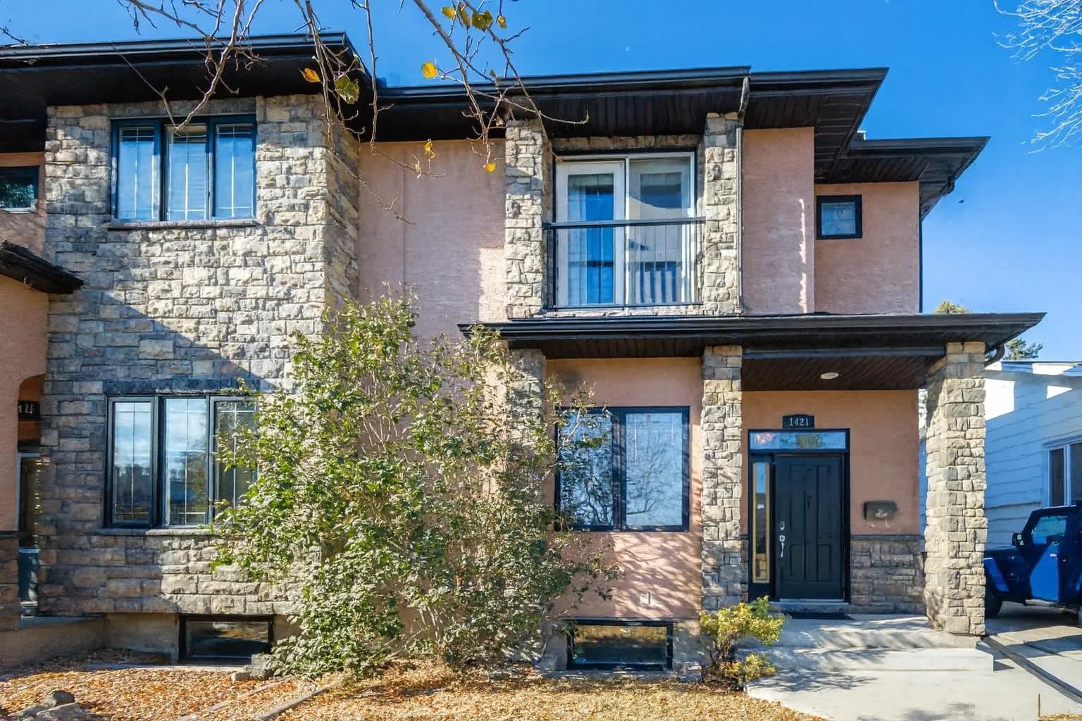 Semi Detached (Half Duplex)