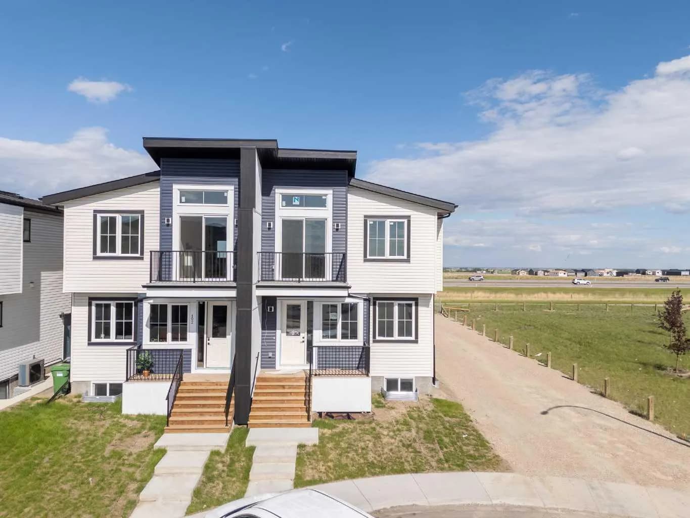 Semi Detached (Half Duplex)
