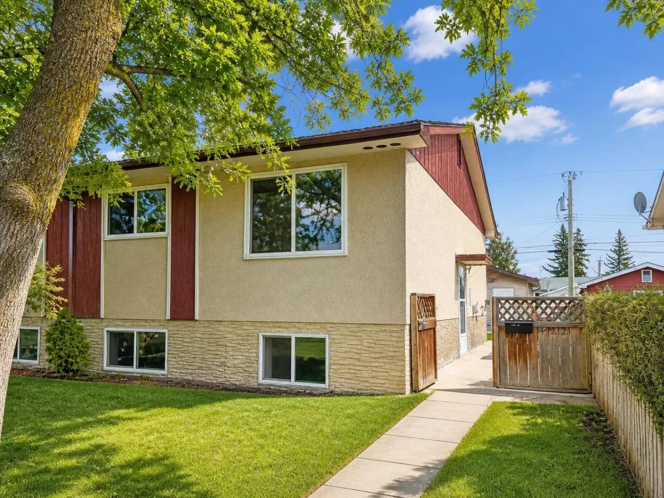 Semi Detached (Half Duplex)