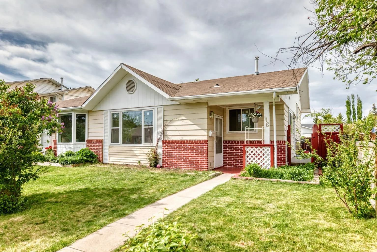 Semi Detached (Half Duplex)