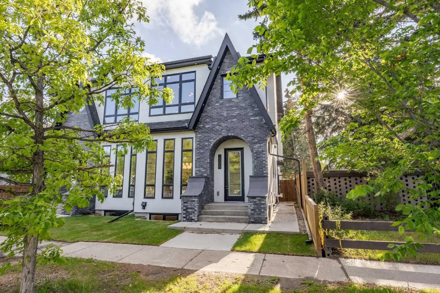 Semi Detached (Half Duplex)
