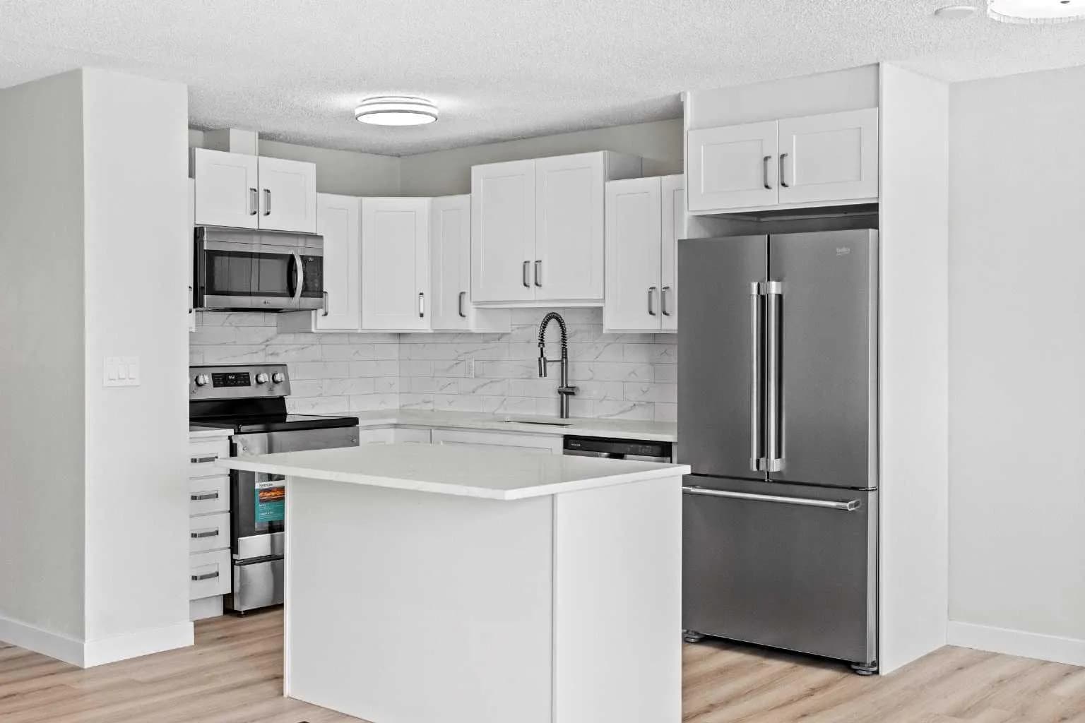 Semi Detached (Half Duplex)