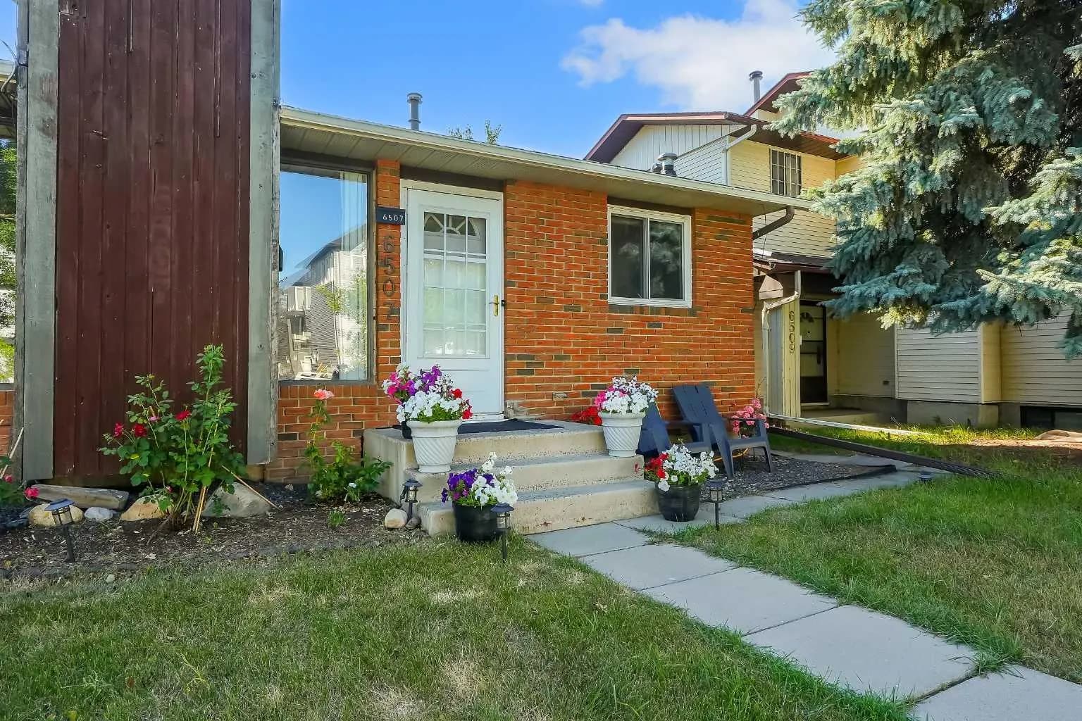 Semi Detached (Half Duplex)