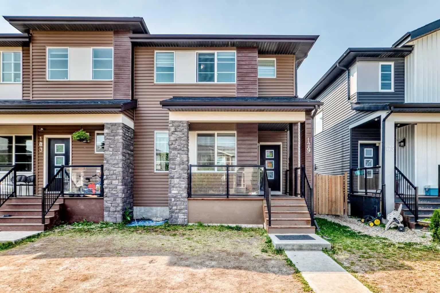 Semi Detached (Half Duplex)