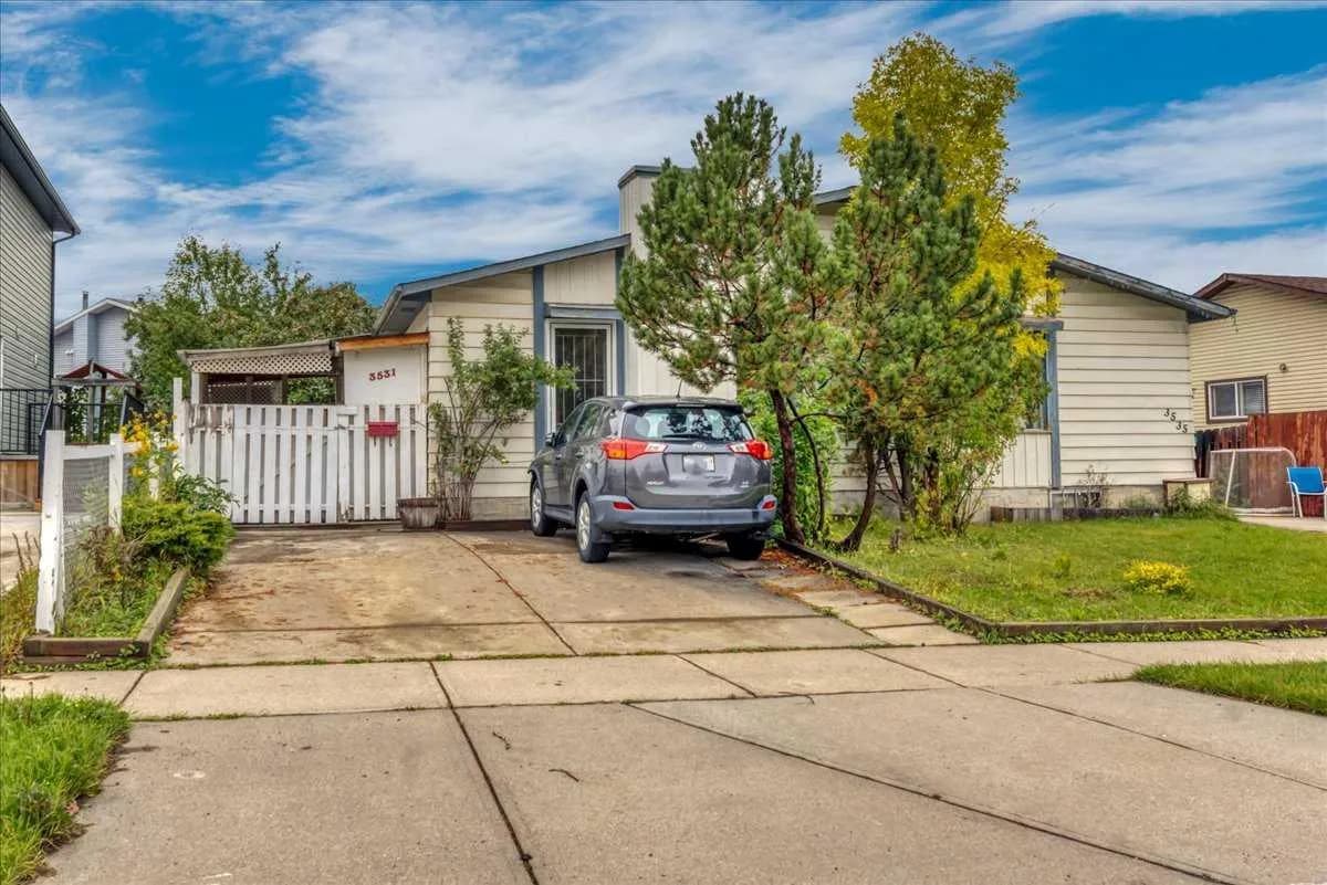 Semi Detached (Half Duplex)