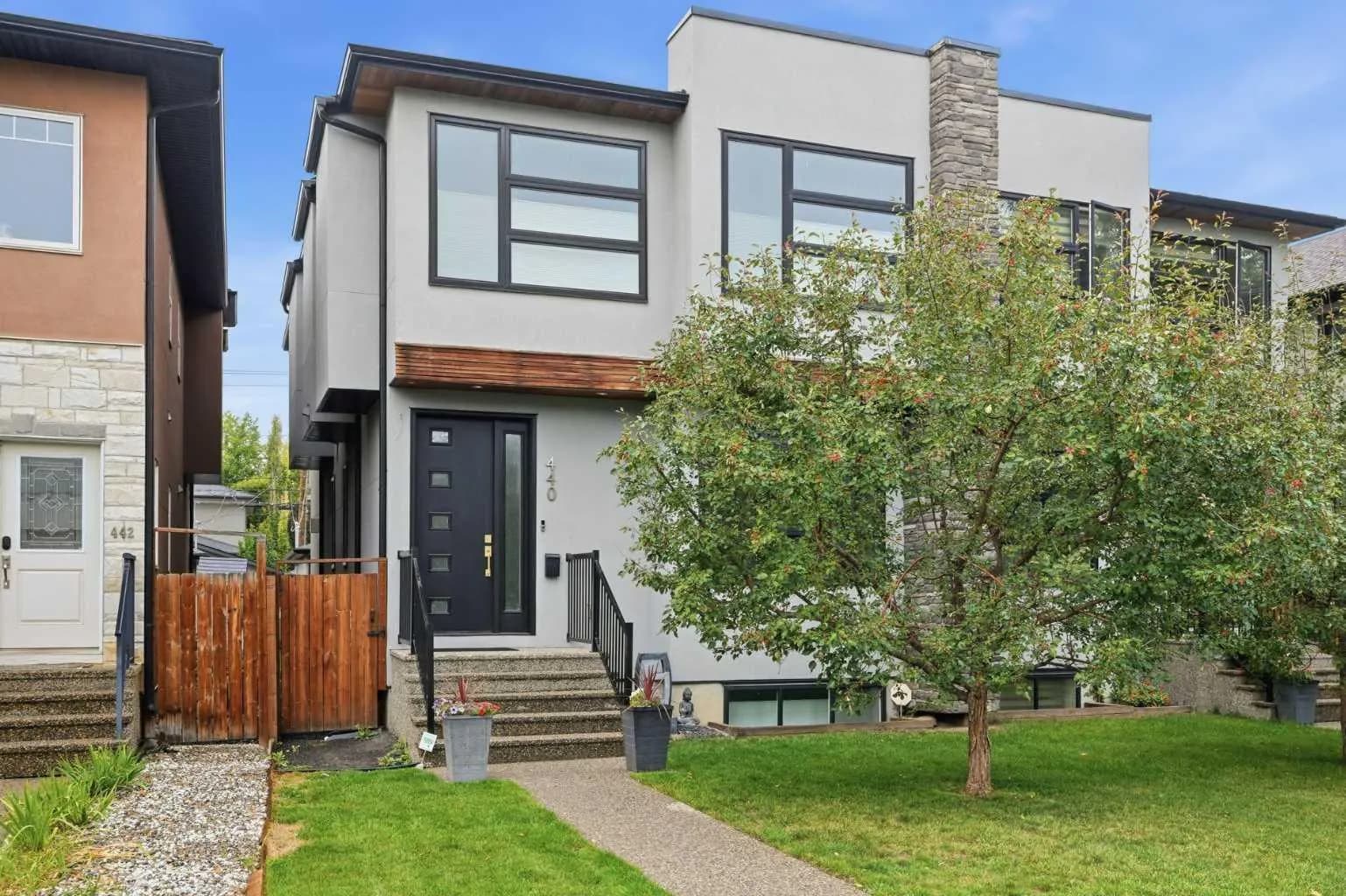 Semi Detached (Half Duplex)