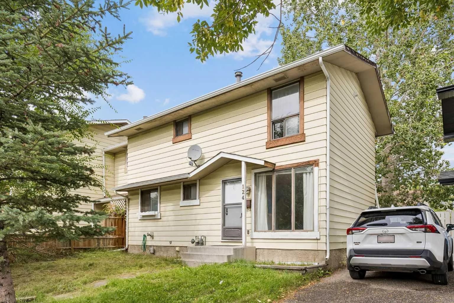Semi Detached (Half Duplex)