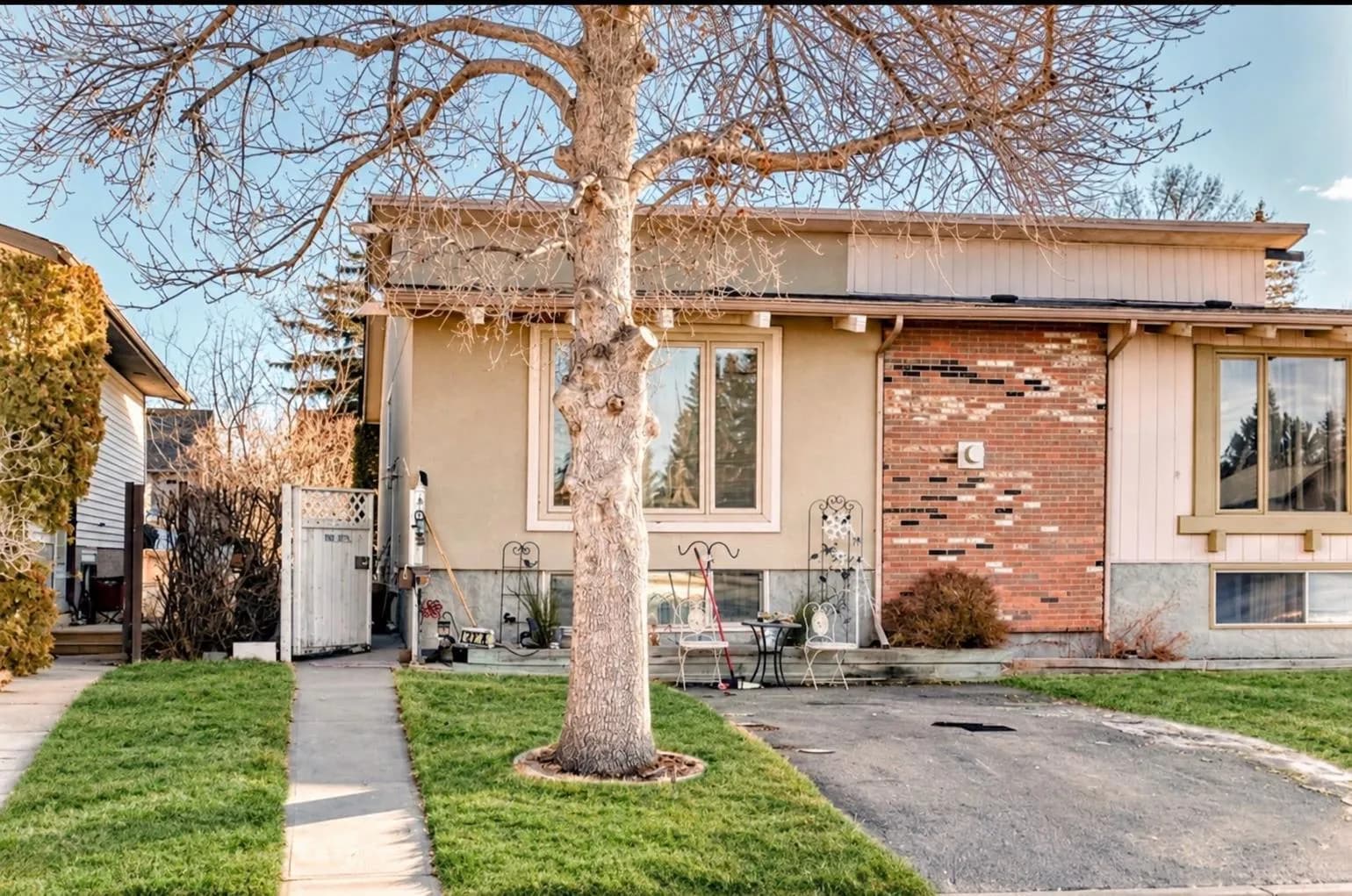 Semi Detached (Half Duplex)