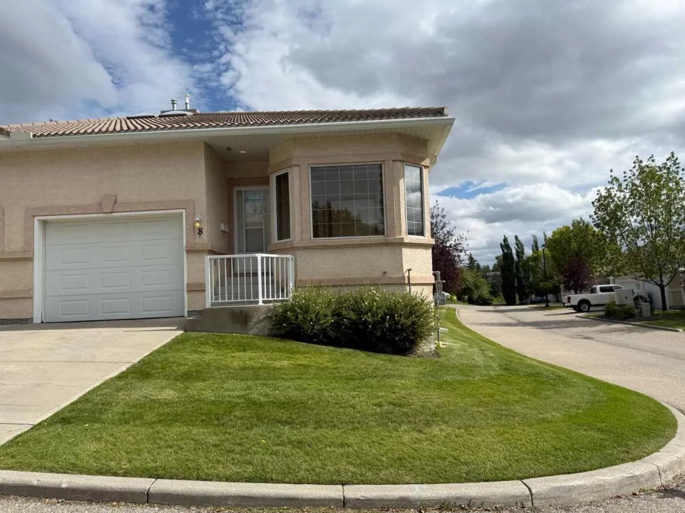 Semi Detached (Half Duplex)