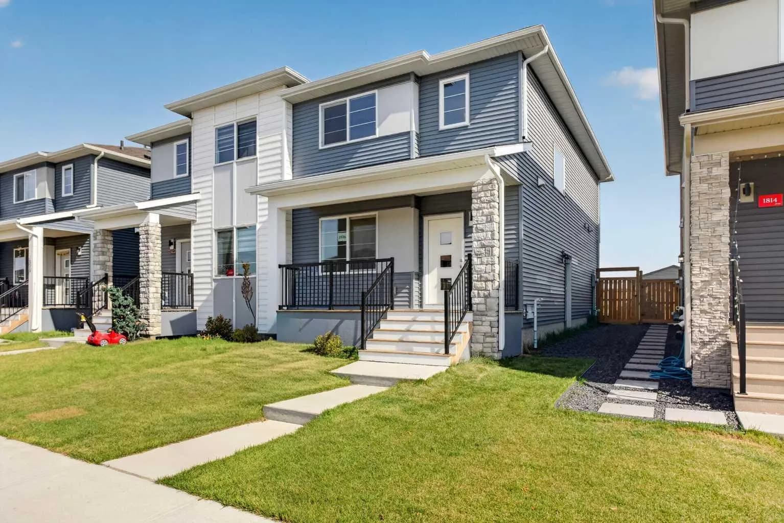Semi Detached (Half Duplex)
