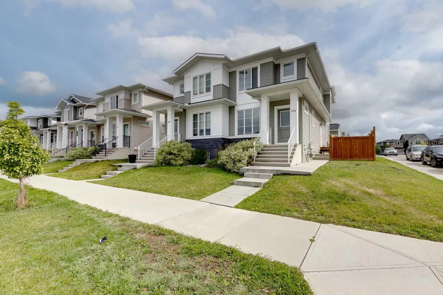 Semi Detached (Half Duplex)