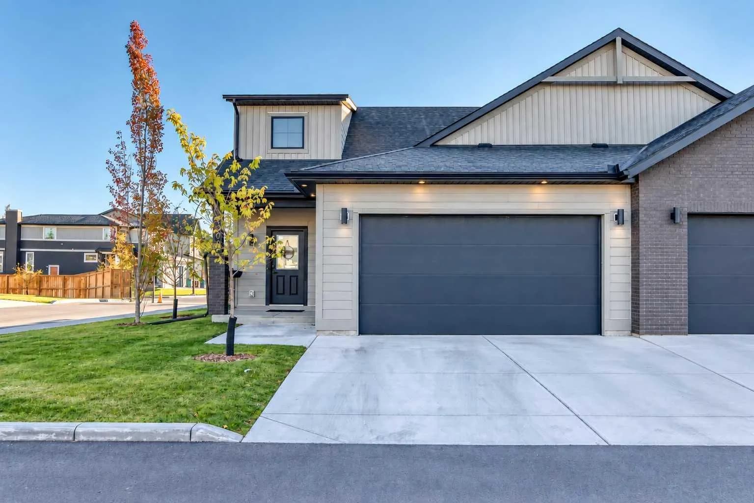 Semi Detached (Half Duplex)