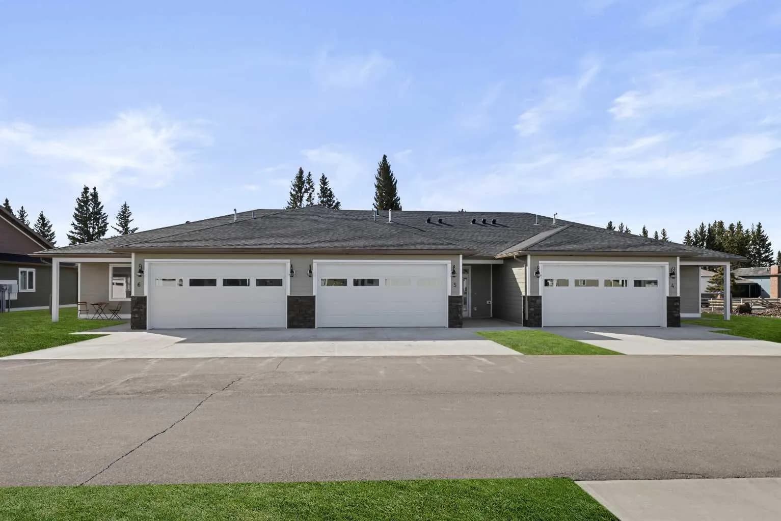 Semi Detached (Half Duplex)